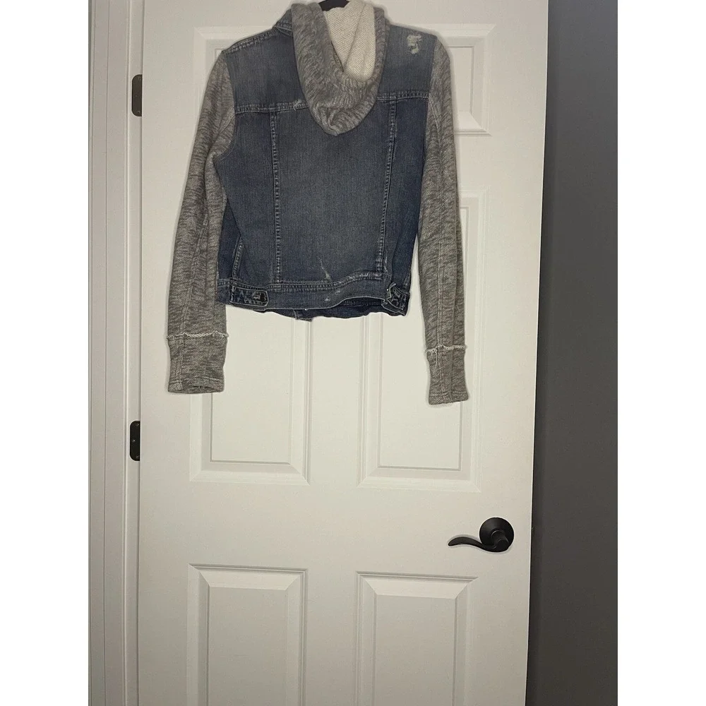 Free People We The Free Iggy Hooded Denim Jean Jacket Large Blue Knit Sleeves - Picture 2 of 2